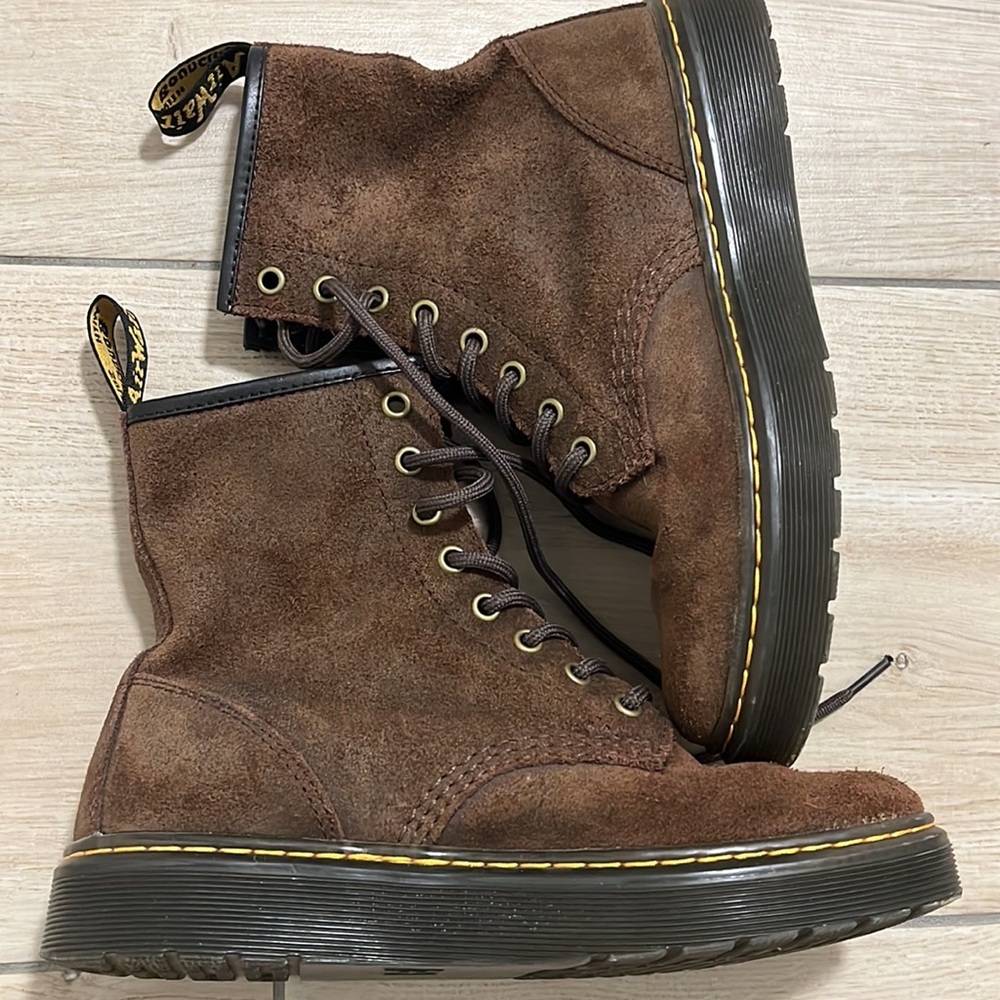 Dr. Martins women’s ankle boot suede. Worn just a few times.